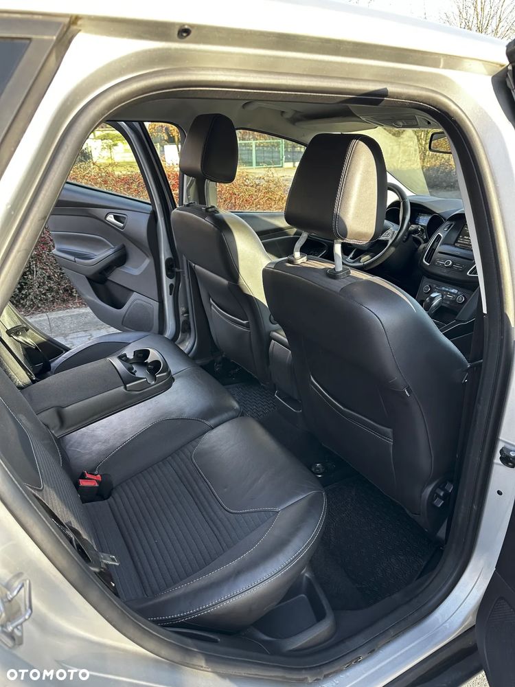 Ford Focus - 24