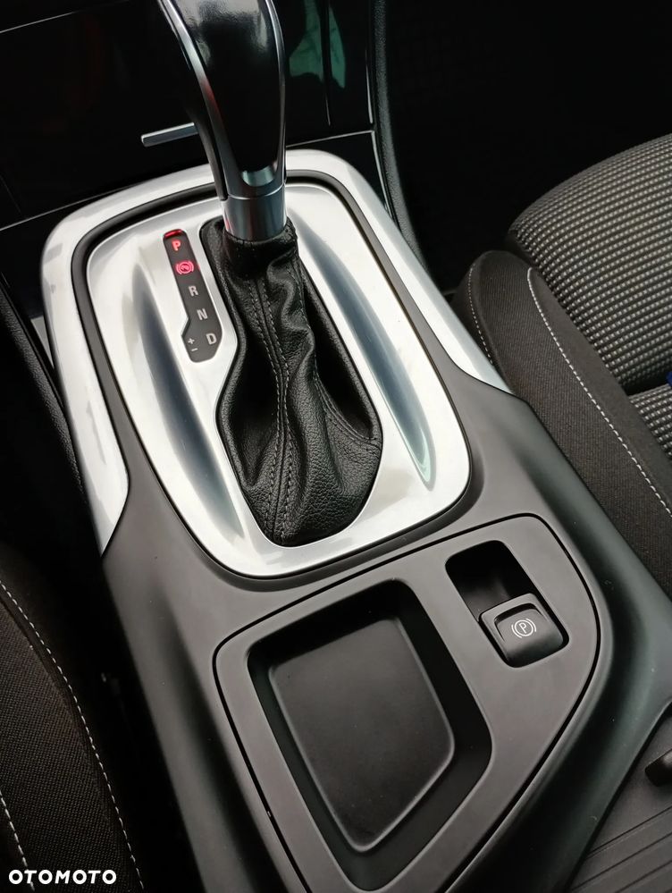 Opel Insignia - 30