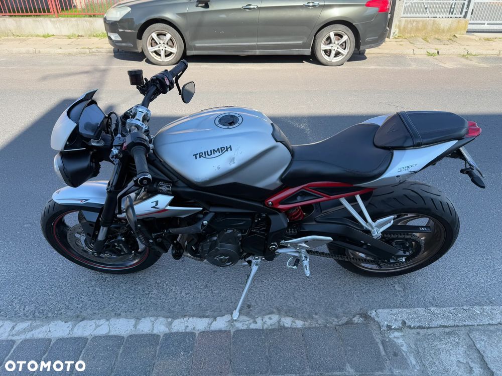 Triumph Street Triple - 4