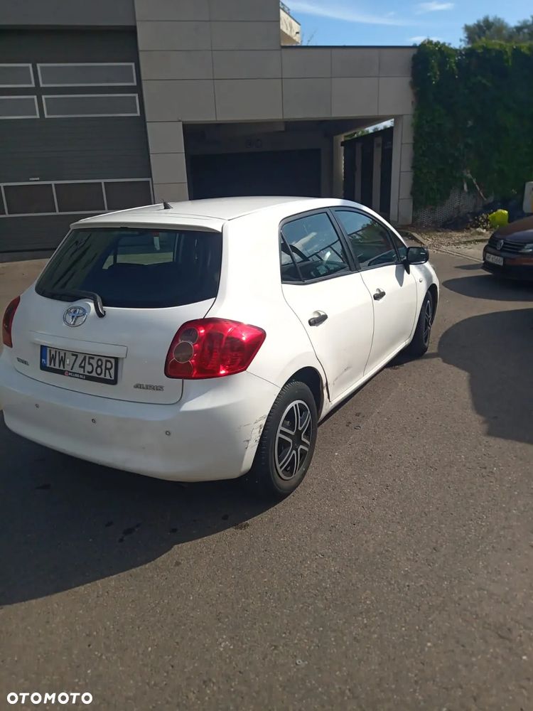 Toyota Auris - 2