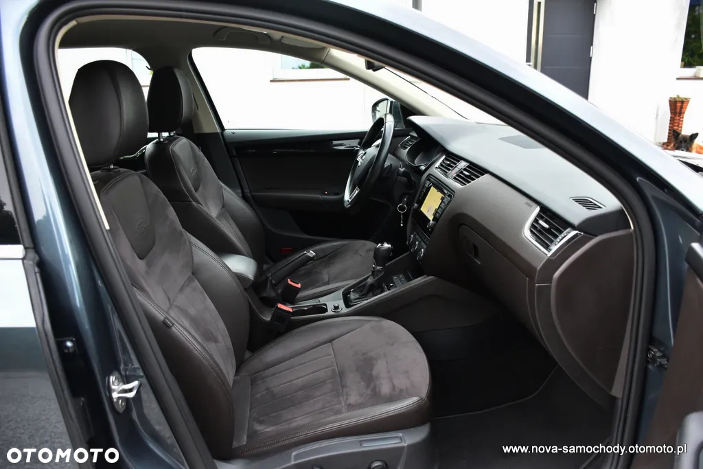 Skoda Octavia 2.0 TDI 4x4 L&K DSG - 23