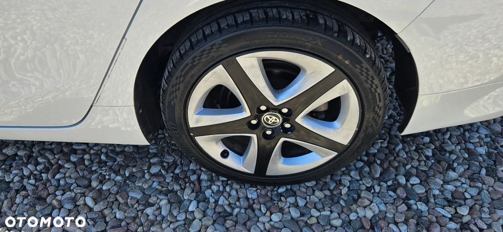 Toyota Prius Hybrid Executive - 11