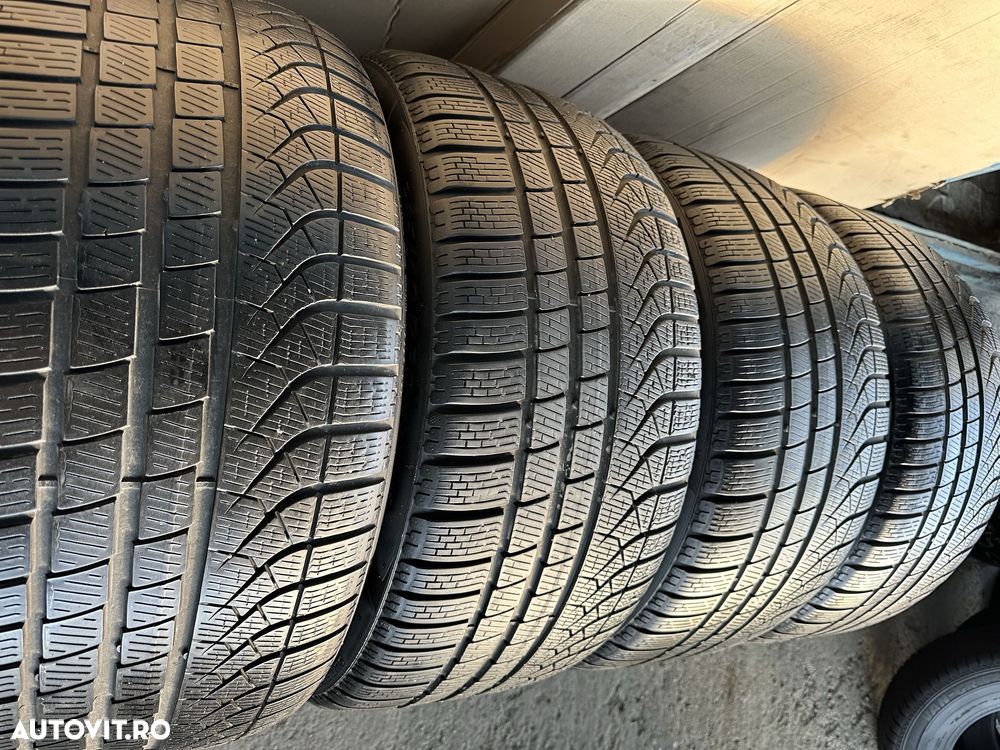 285/40 R20 Pirelli P ZERO Winter NFO Elect Dot 2722 - 2