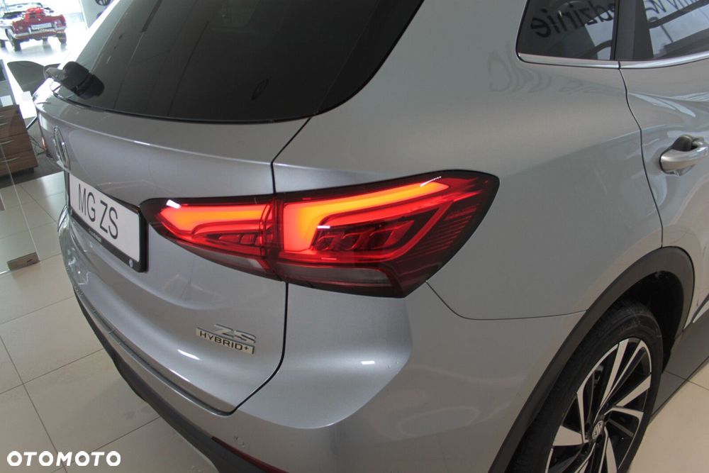 MG ZS Hybrid+ - 18
