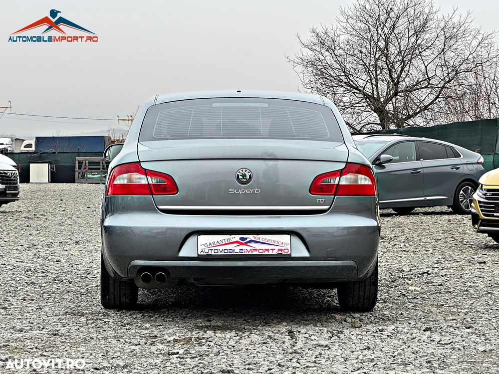 Skoda Superb 2.0 TDI DPF Elegance - 16