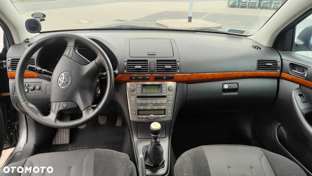 Toyota Avensis 2.2 D-4D Sol - 8