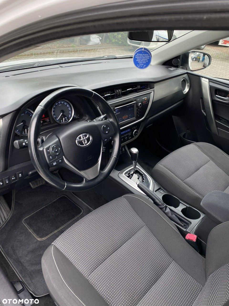 Toyota Auris - 13