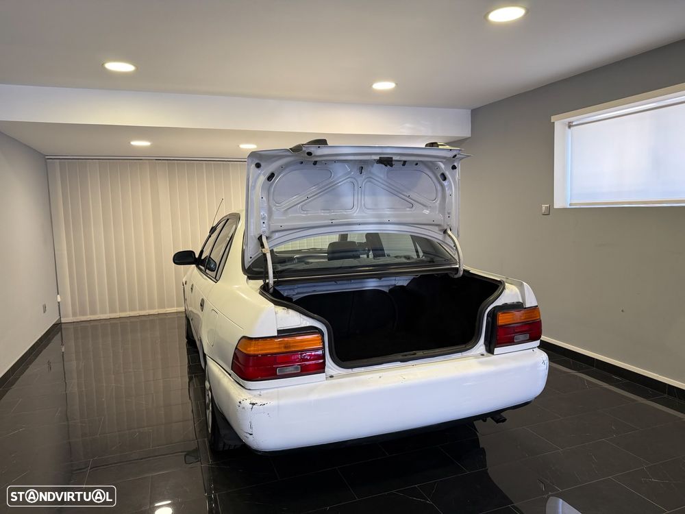 Toyota Corolla Sedan 1.3 XLi - 17