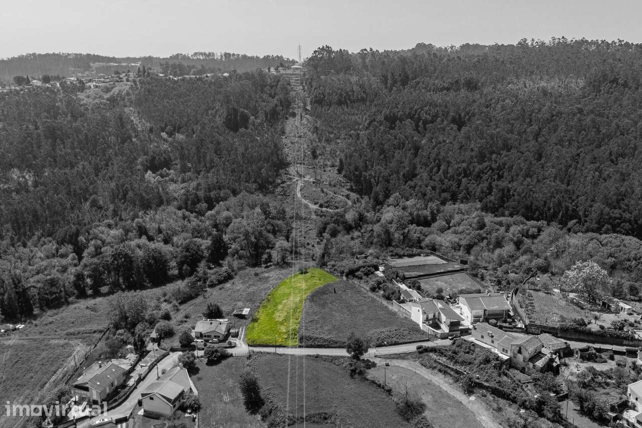 Terreno com 1.600 m2 em Santiago de Riba-Ul – Excelente Exposição Sola - Grande imagem: 2/8