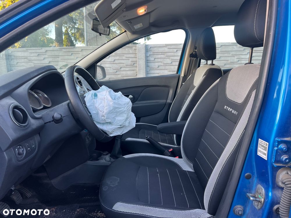 Dacia Logan TCe 90 S&S Stepway Celebration - 12