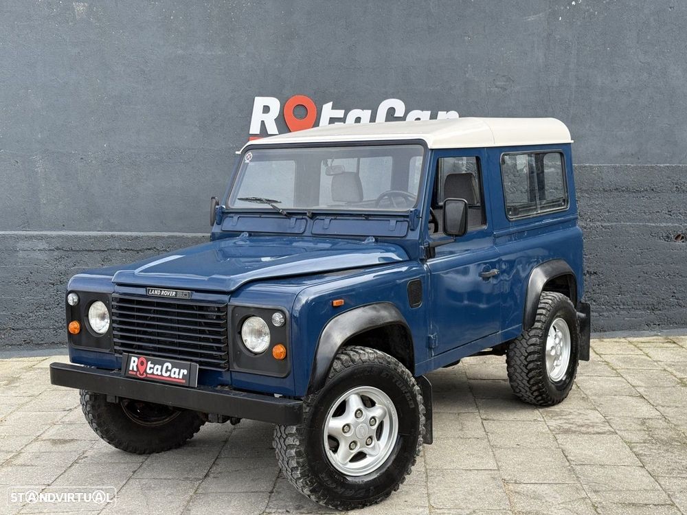 Land Rover Defender - 1