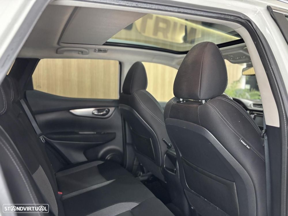 Nissan Qashqai 1.5 dCi N-Connecta 18 - 14