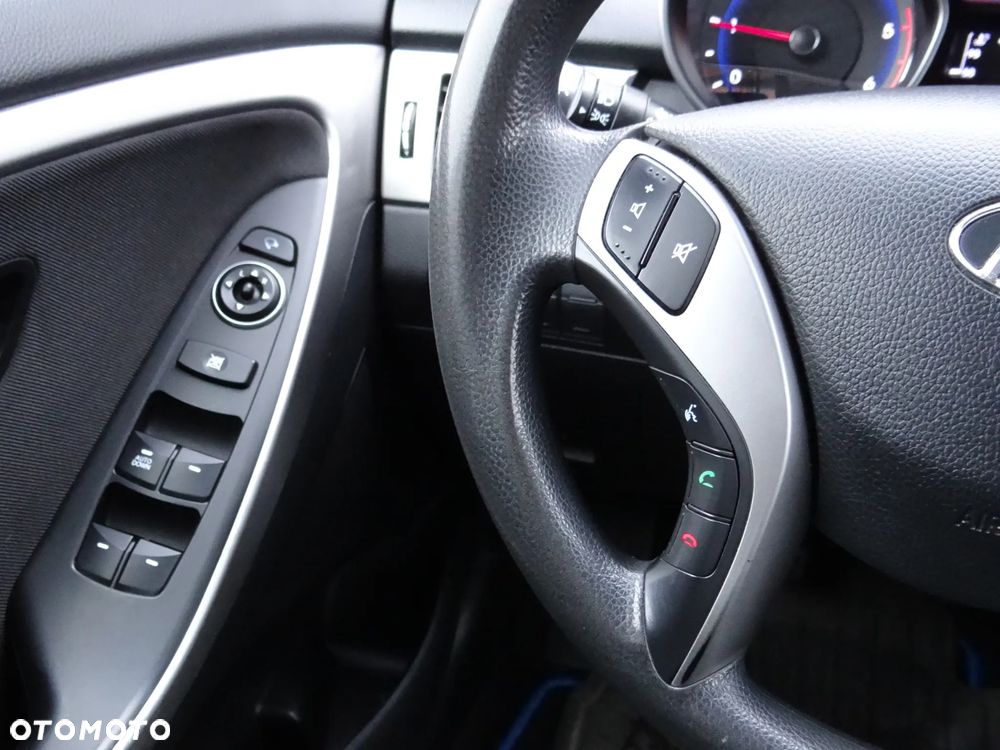 Hyundai i30 blue Kombi 1.6 CRDi Classic Navigation - 28