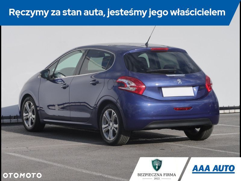 Peugeot 208 - 5