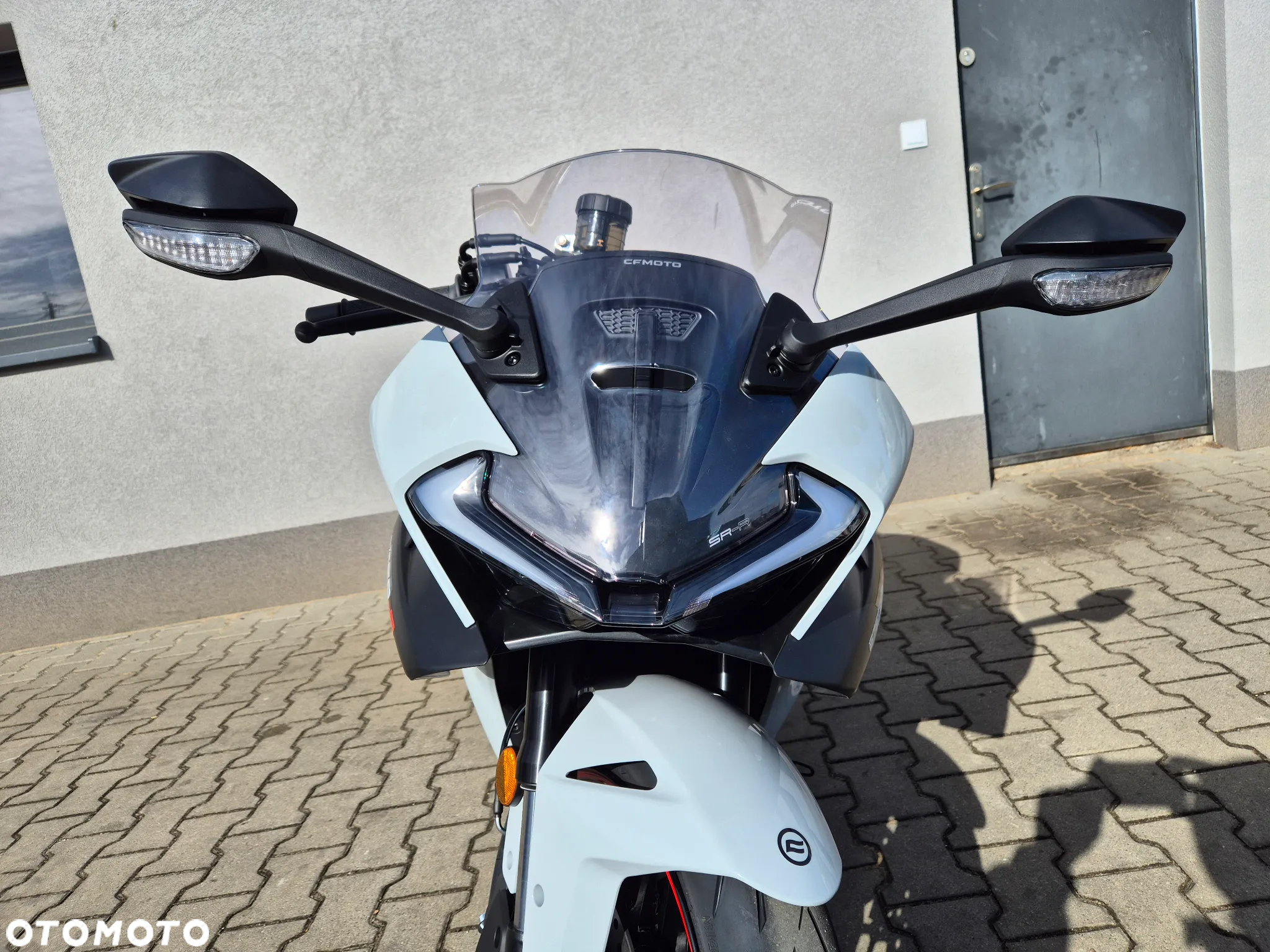 CFMoto SR - 10