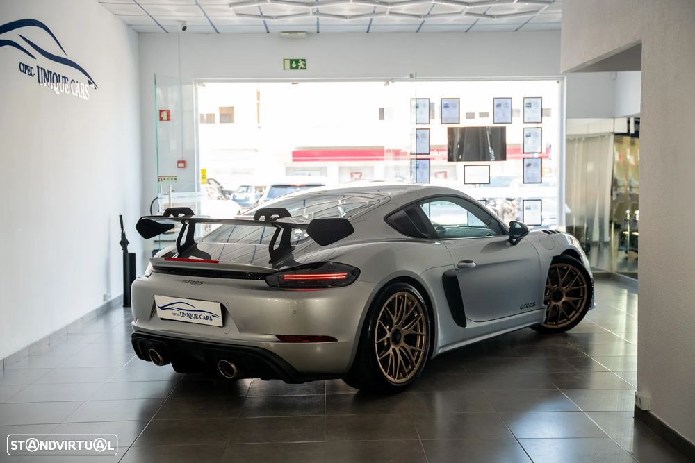 Porsche 718 Cayman GT4 RS - 12