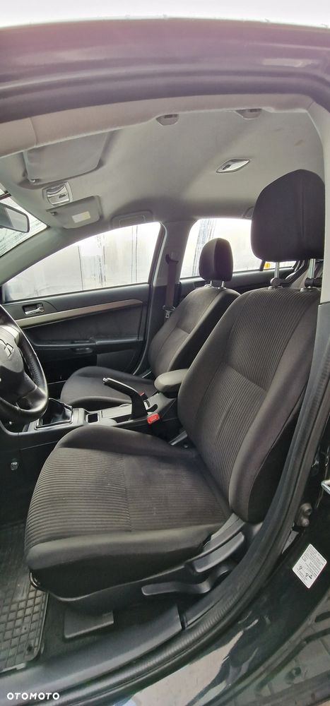 Mitsubishi Lancer 1.6 Invite - 10