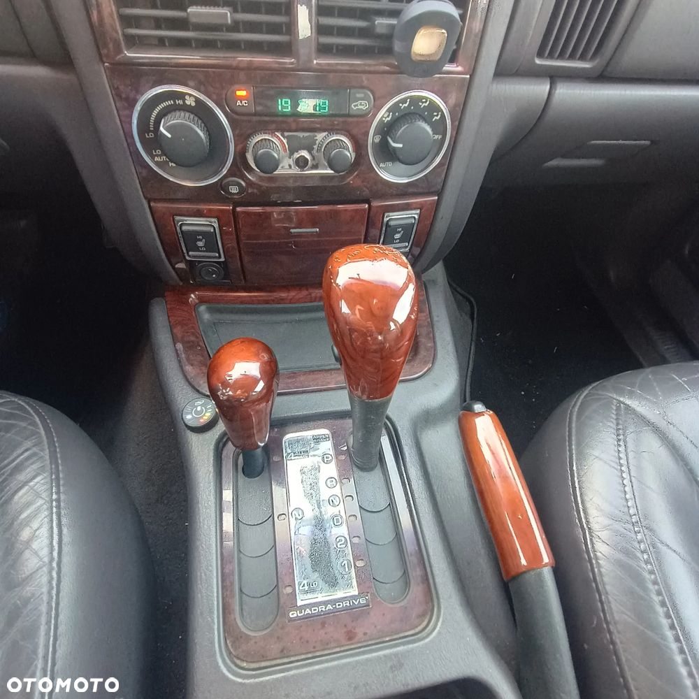 Jeep Grand Cherokee - 24