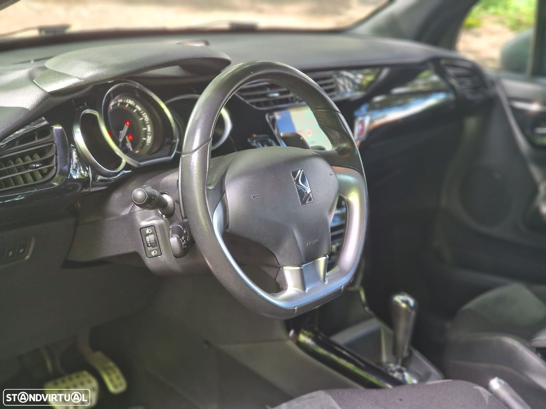Citroën DS3 1.2 VTi Chic ETG - 9