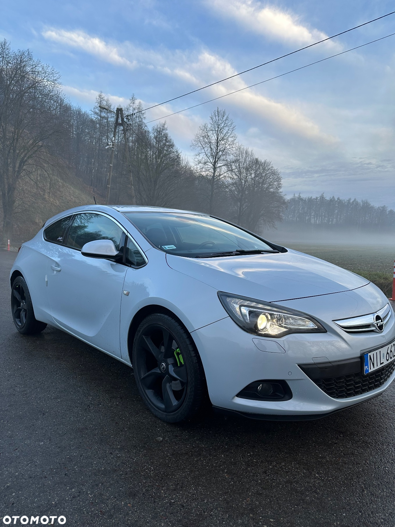 Opel Astra IV GTC 1.6 T Sport - 4