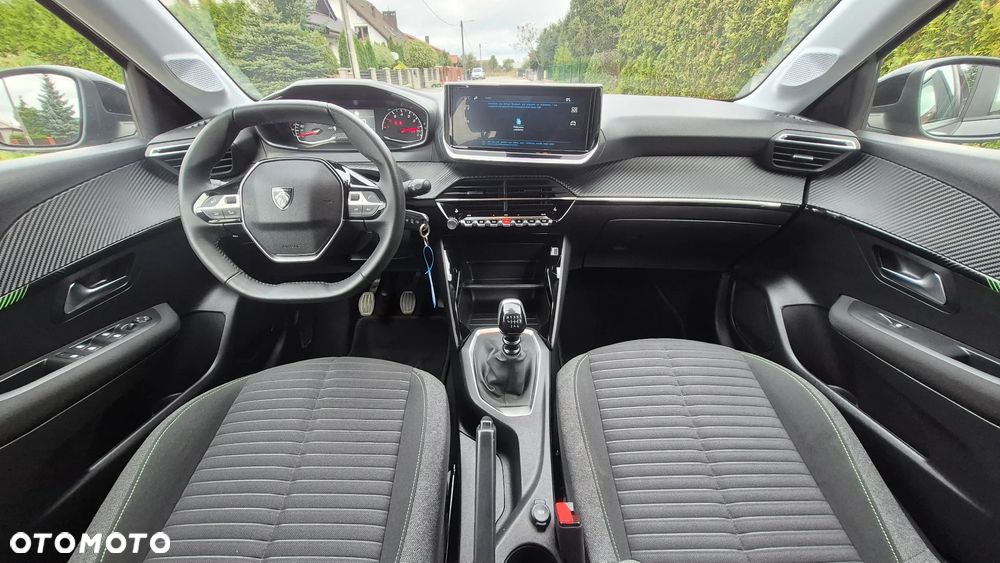 Peugeot 208 - 14