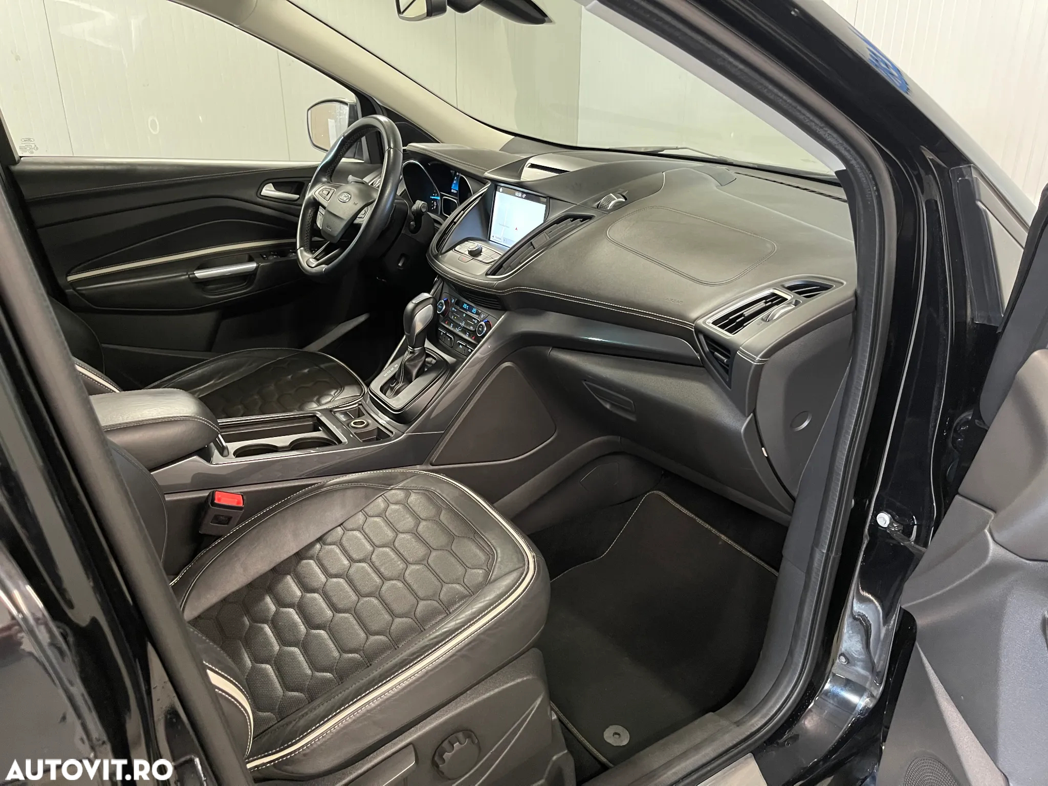 Ford Kuga 2.0 TDCi 4WD Powershift Vignale - 10