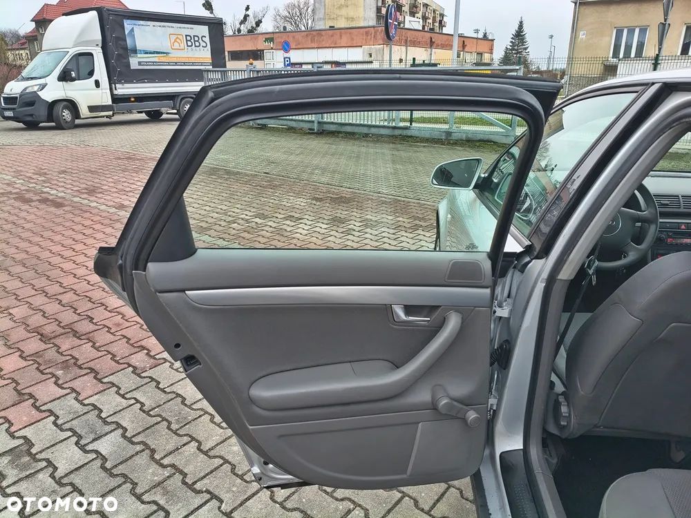 Audi A4 Limousine - 17