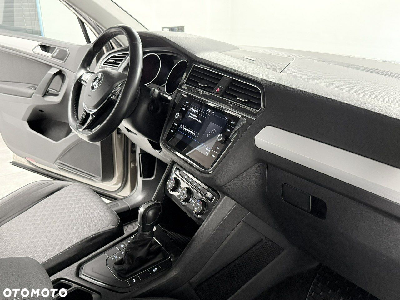 Volkswagen Tiguan - 14