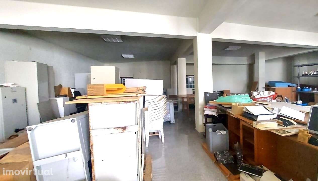 Moradia T3 de cave, rés-do-chão e 1.º andar em Ladoeiro - Grande imagem: 4/5