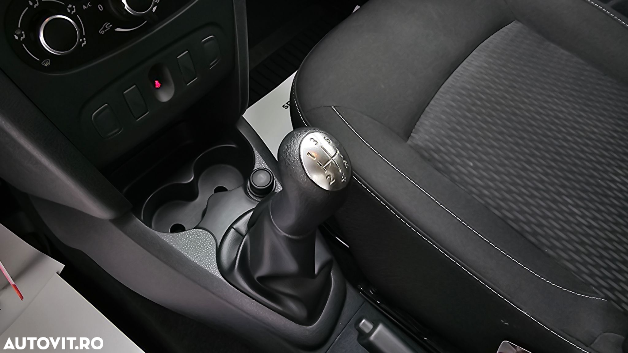 Dacia Sandero 0.9 TCe Laureate - 17
