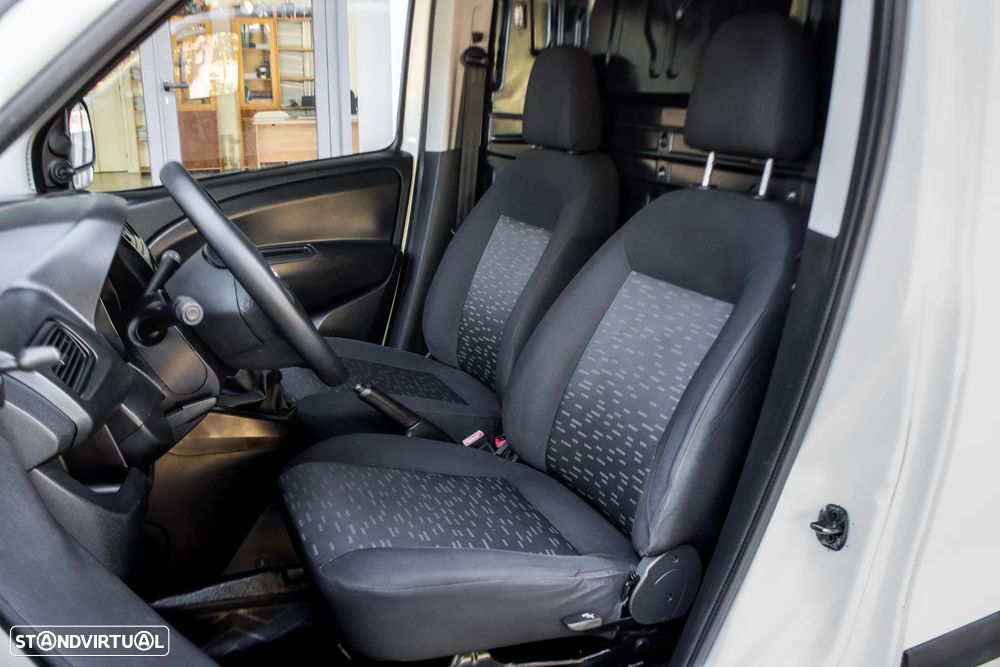 Opel Combo 1.3 CDTi - 23
