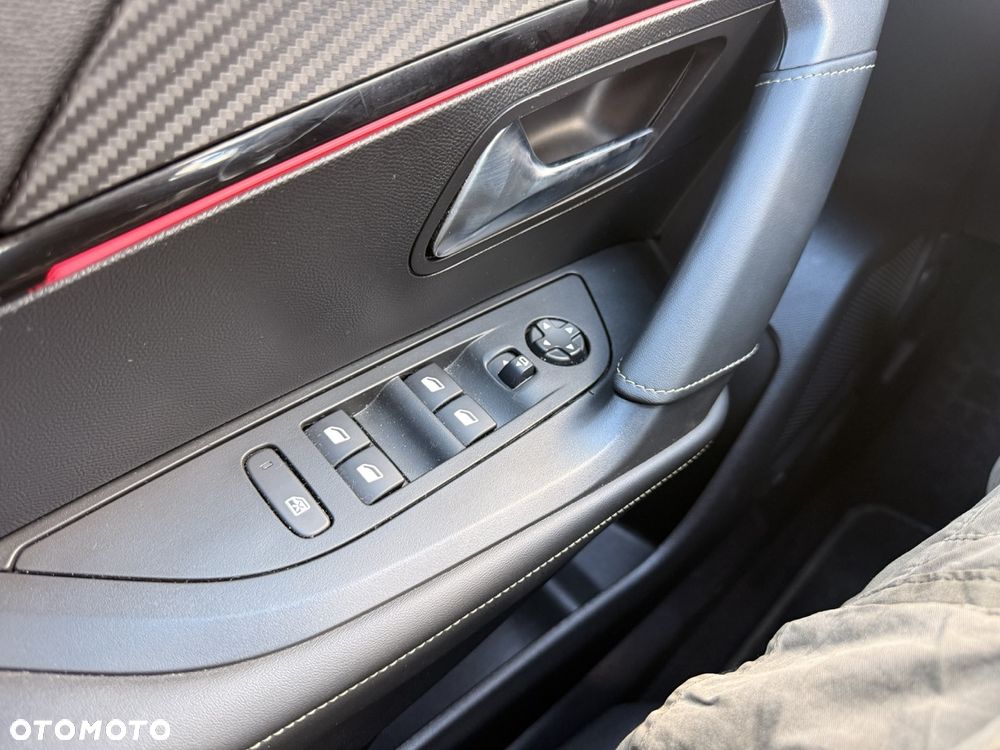 Peugeot 2008 PureTech 130 GT - 13