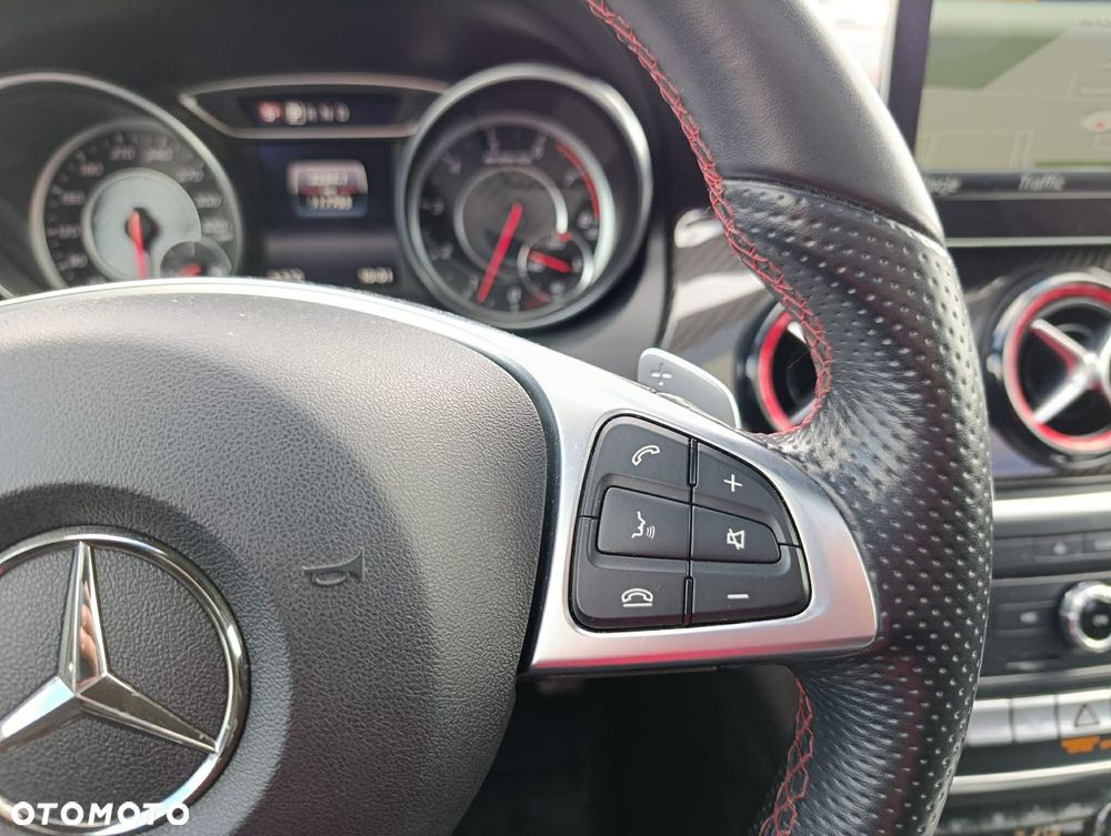 Mercedes-Benz GLA AMG 45 4Matic AMG Speedshift 7G-DCT - 23