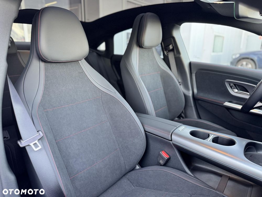 Mercedes-Benz CLA 200 mHEV 4-Matic 8G-DCT - 12