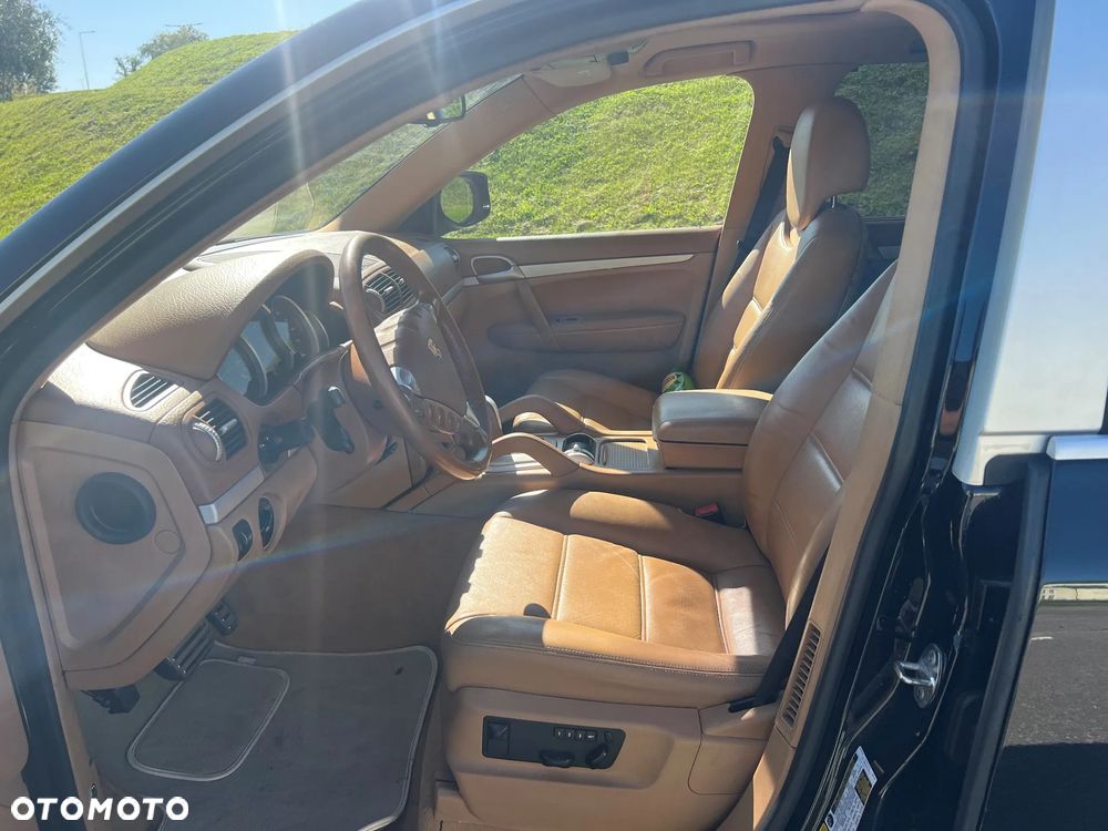 Porsche Cayenne - 15