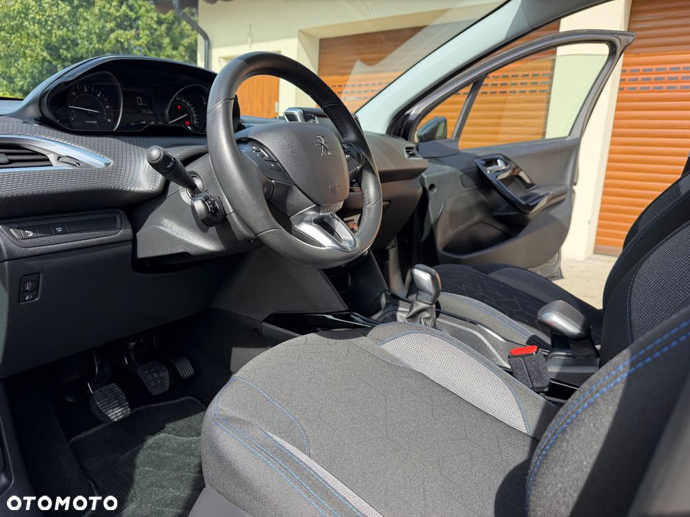 Peugeot 2008 BlueHDi 100 STOP & START Signature - 29