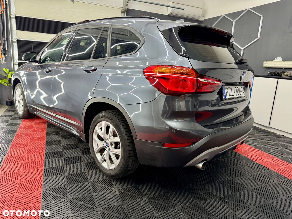BMW X1 sDrive18d Sport Line - 11