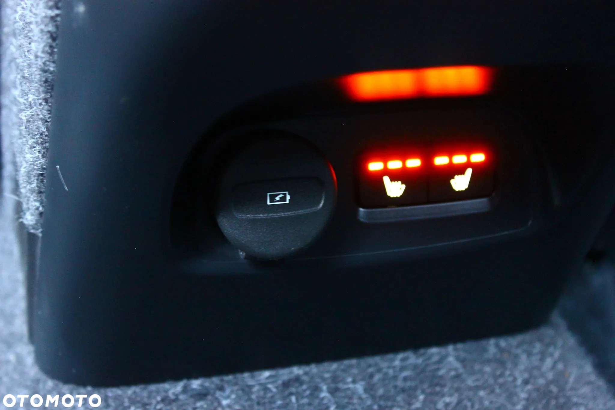 Volvo XC 40 D3 Geartronic Momentum Pro - 32