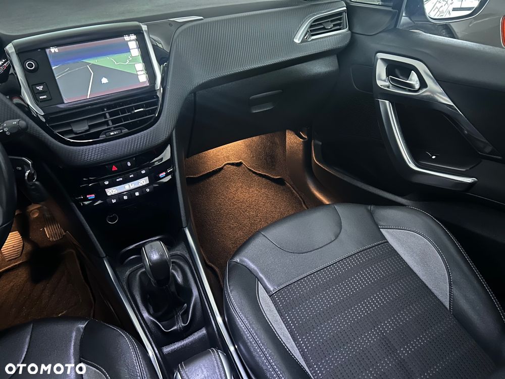 Peugeot 2008 PureTech 82 Access - 21