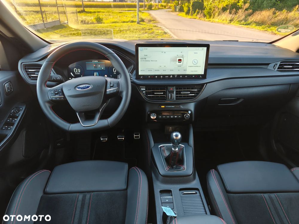 Ford Kuga 1.5 EcoBoost FWD ST-Line X - 15