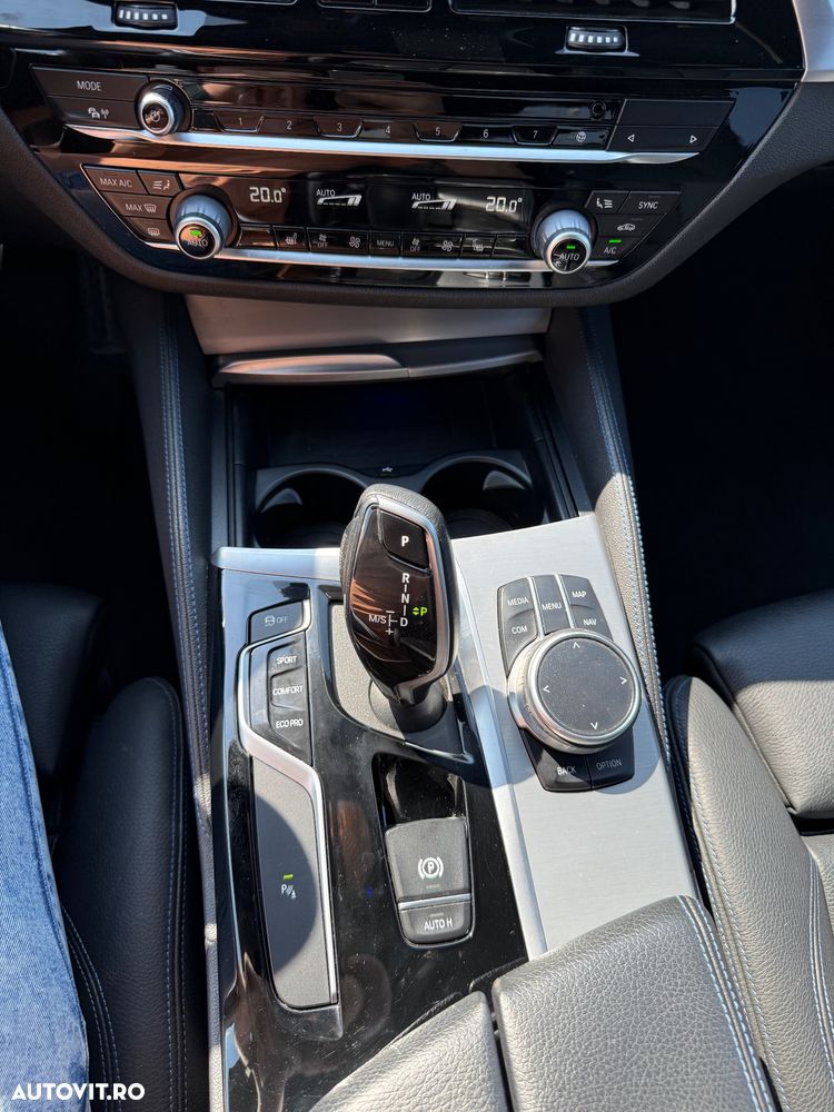 BMW Seria 5 530d xDrive AT - 21