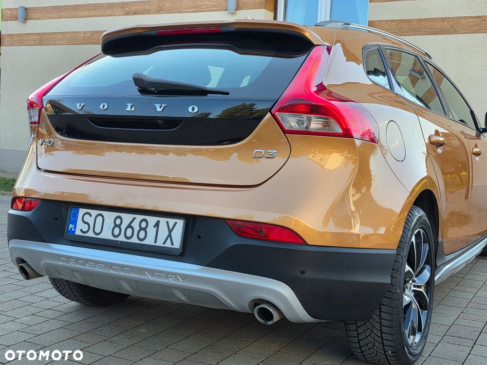 Volvo V40 Cross Country D3 Momentum - 9