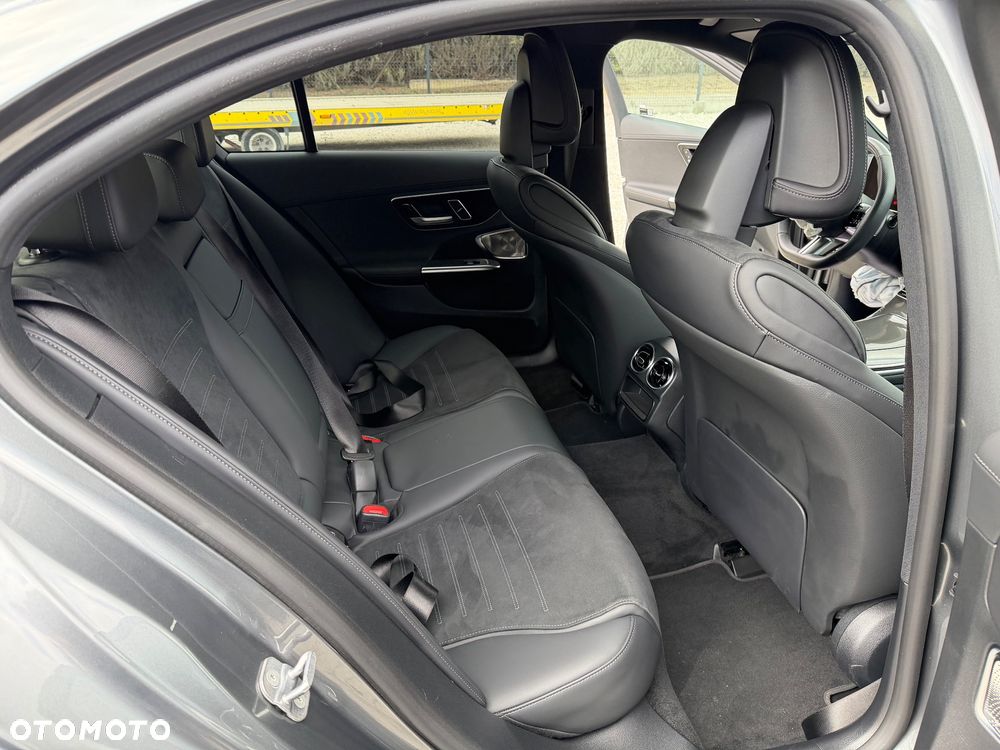 Mercedes-Benz Klasa C 220 d mHEV 4-Matic AMG - 37