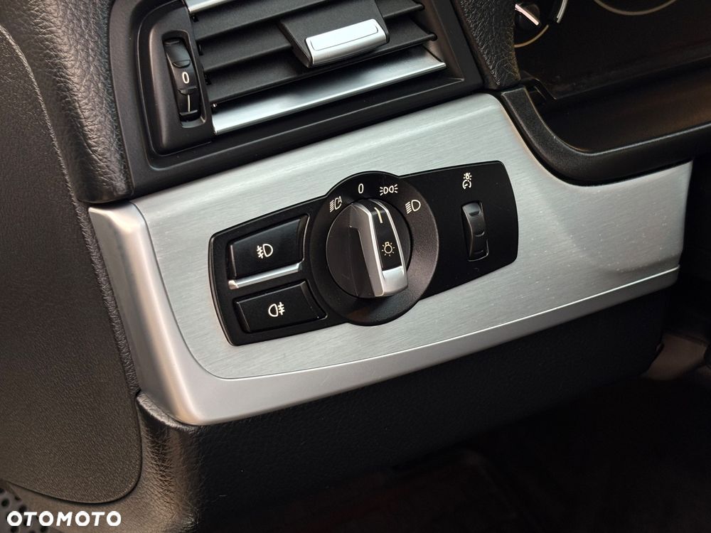 BMW Seria 5 520d - 26