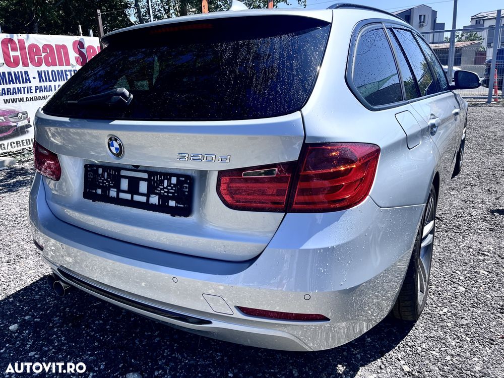 BMW Seria 3 320d Aut. Blue Performance Sport Line - 32
