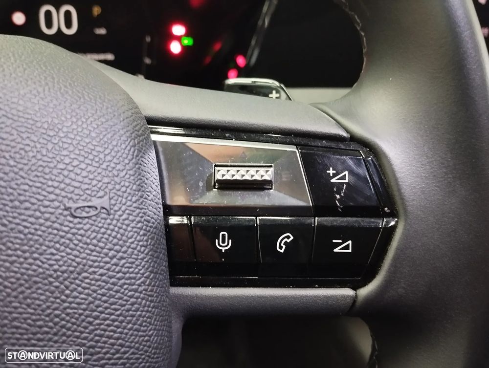 DS DS4 1.5 BlueHDi Bastille EAT8 - 19