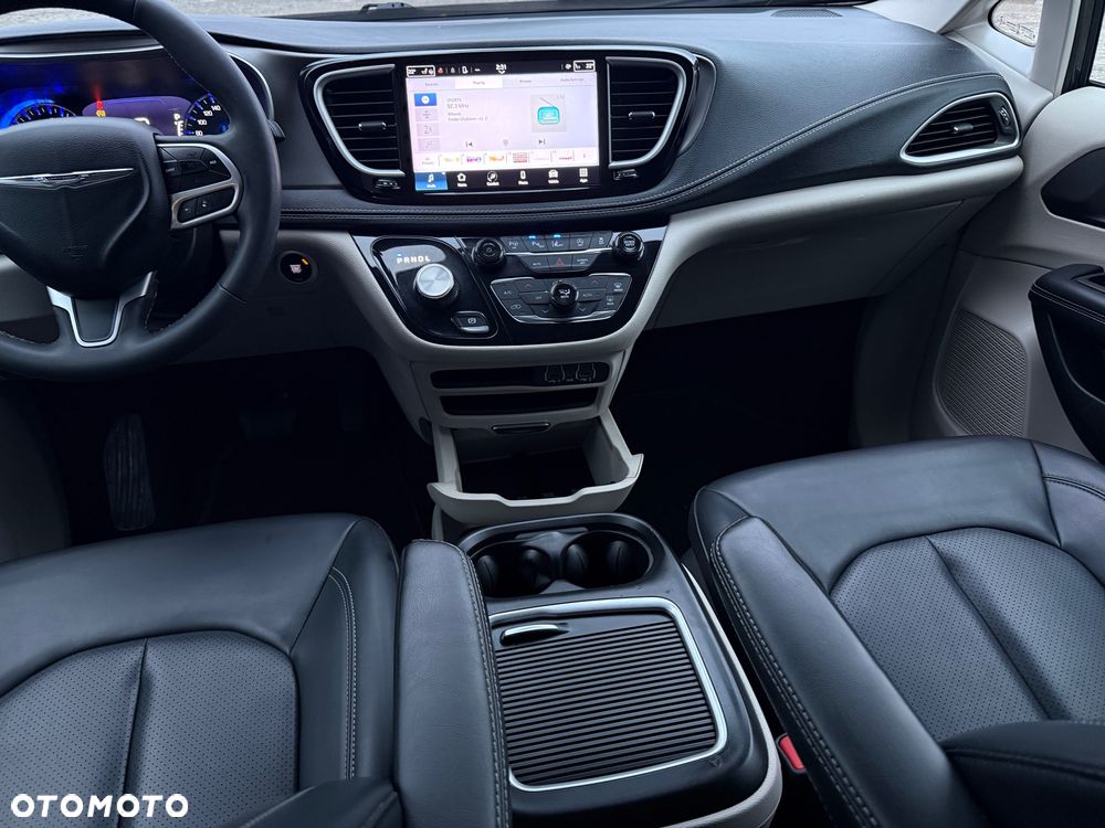 Chrysler Pacifica - 15