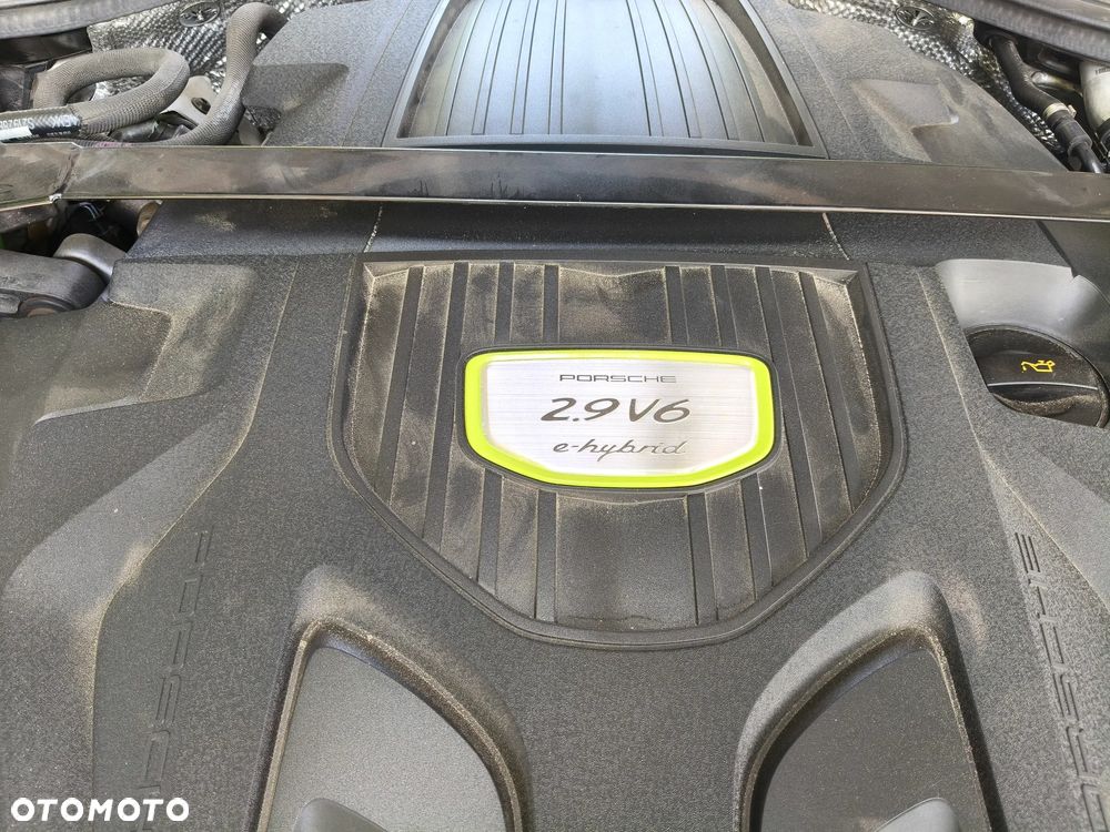Porsche Panamera - 25