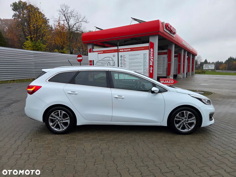 Kia Ceed 1.6 GDI ISG Dream-Team Edition - 6