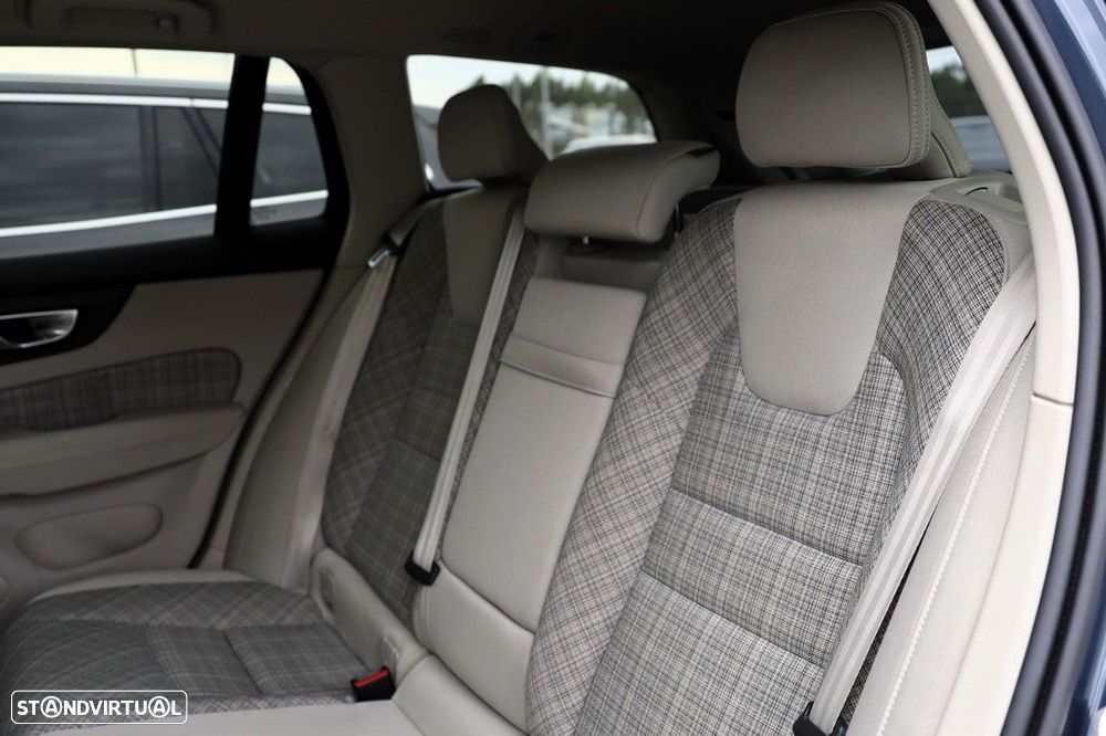 Volvo V60 2.0 T6 AWD TE Core - 18